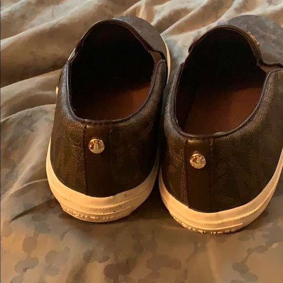 Micheal Kors Shoes - Picture 2 of 3
